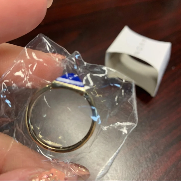 Avon majestic beauty 3 piece ring set size 10 blue/goldtone - Picture 5 of 5